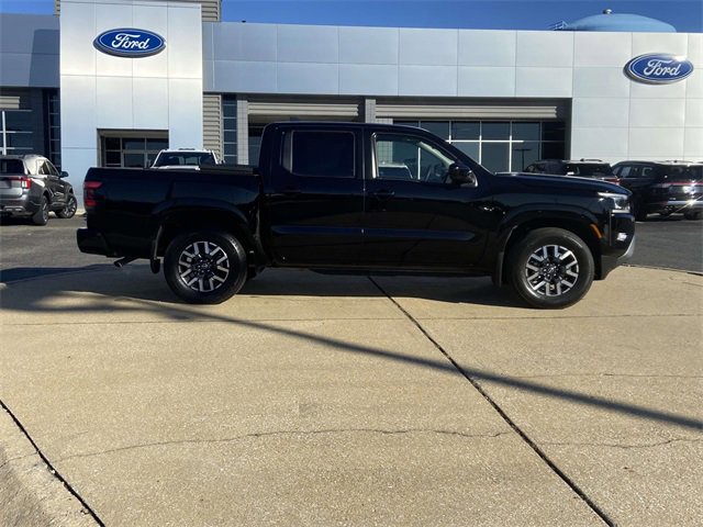 Used 2024 Nissan Frontier SL image 2