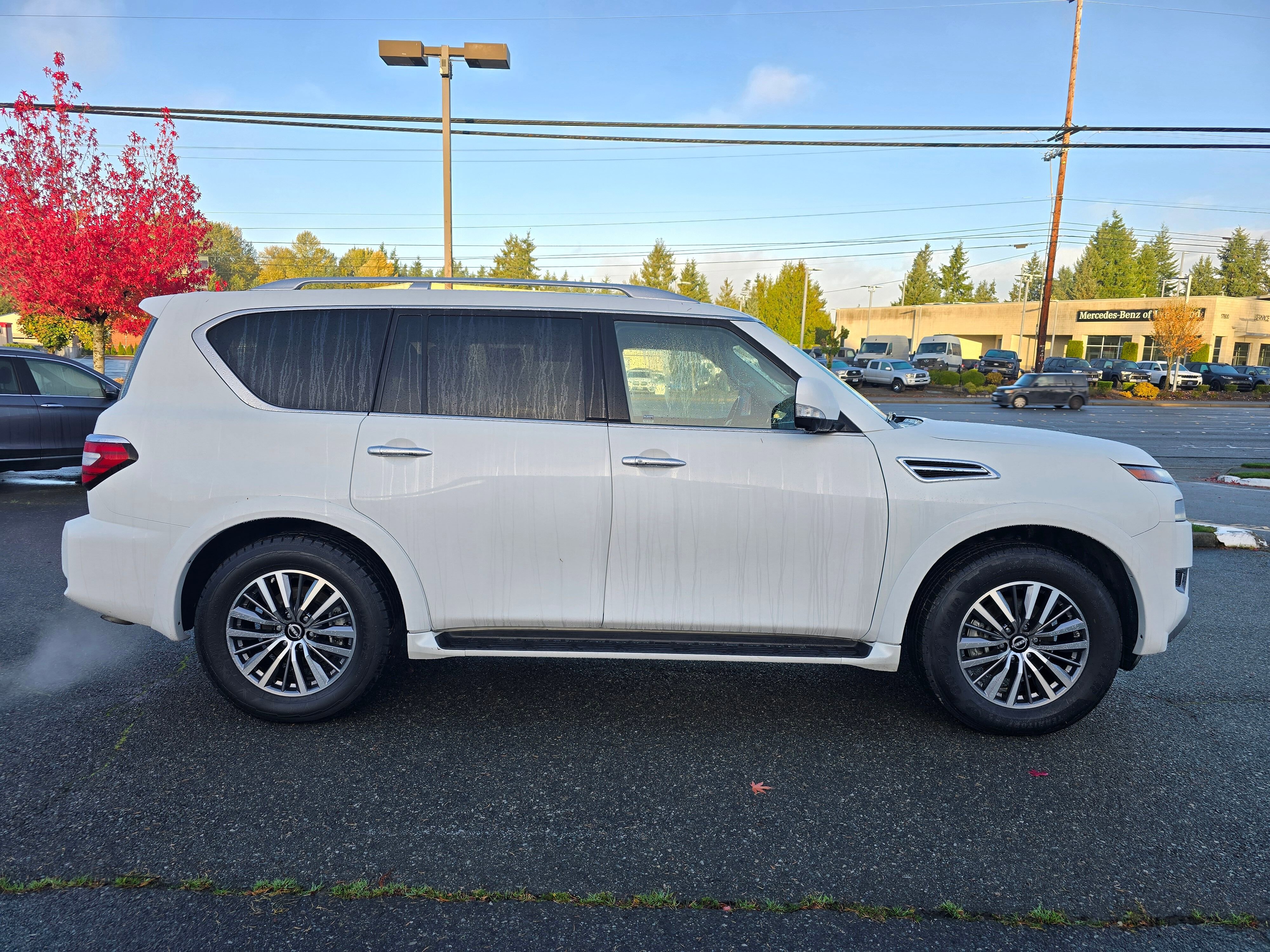Used 2024 Nissan Armada SL image 8