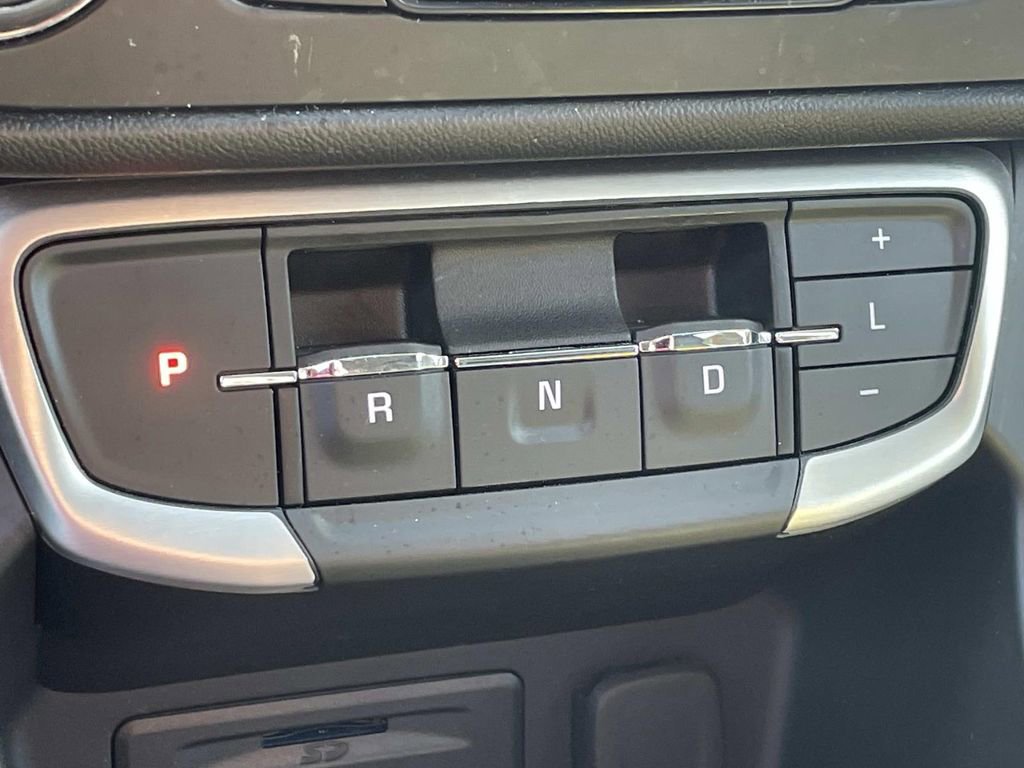 Used 2023 GMC Terrain SLT w/ Tech Package image 25