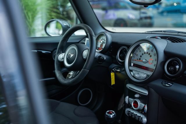 Used 2009 MINI Cooper John Cooper Works FWD image 30