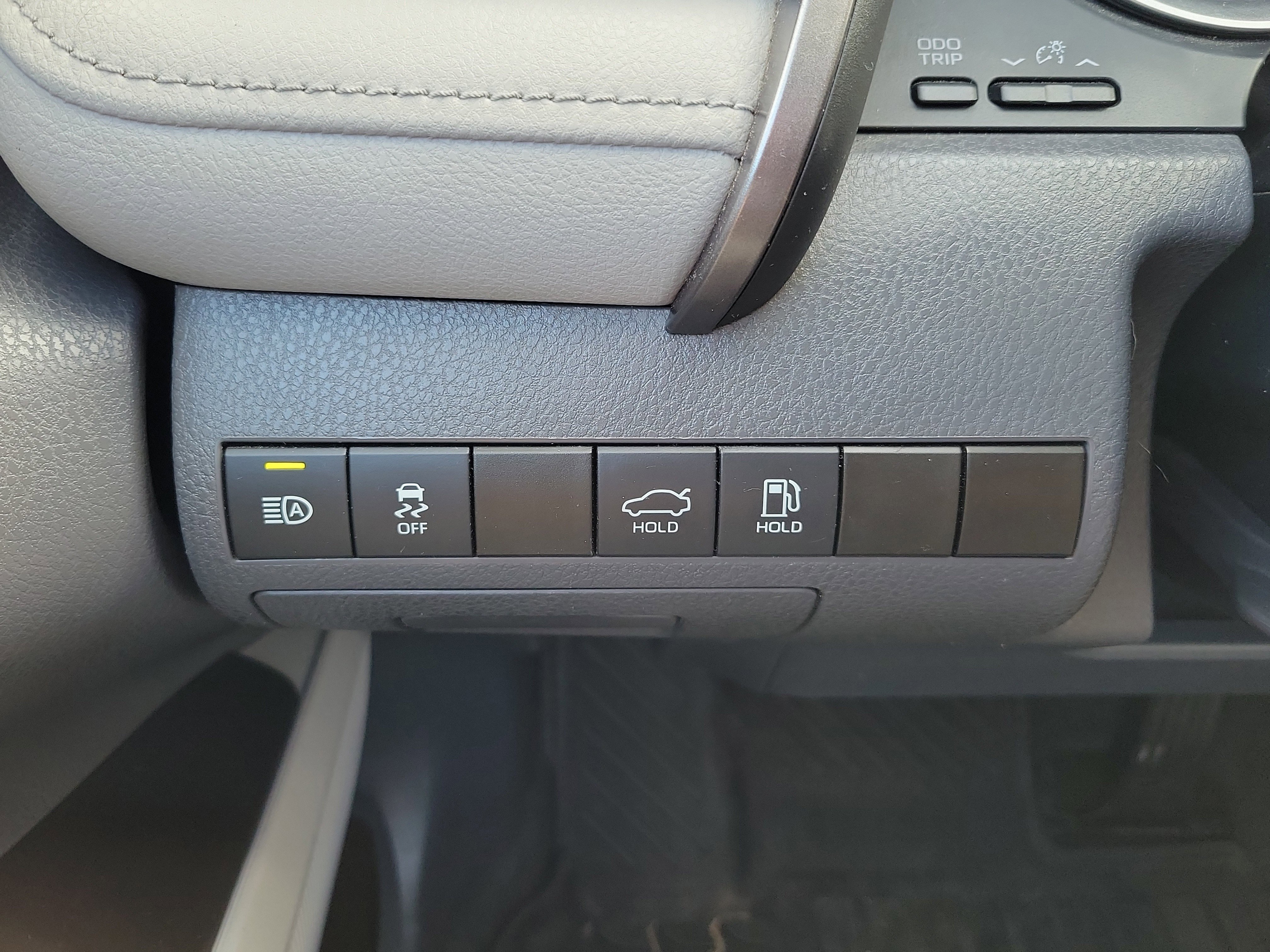 Used 2022 Toyota Camry LE image 23