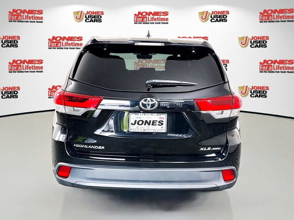 Certified 2019 Toyota Highlander XLE AWD/4WD image 17