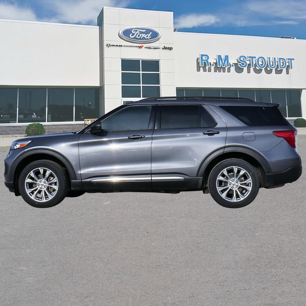 Used 2021 Ford Explorer XLT w/ Equipment Group 202A image 9