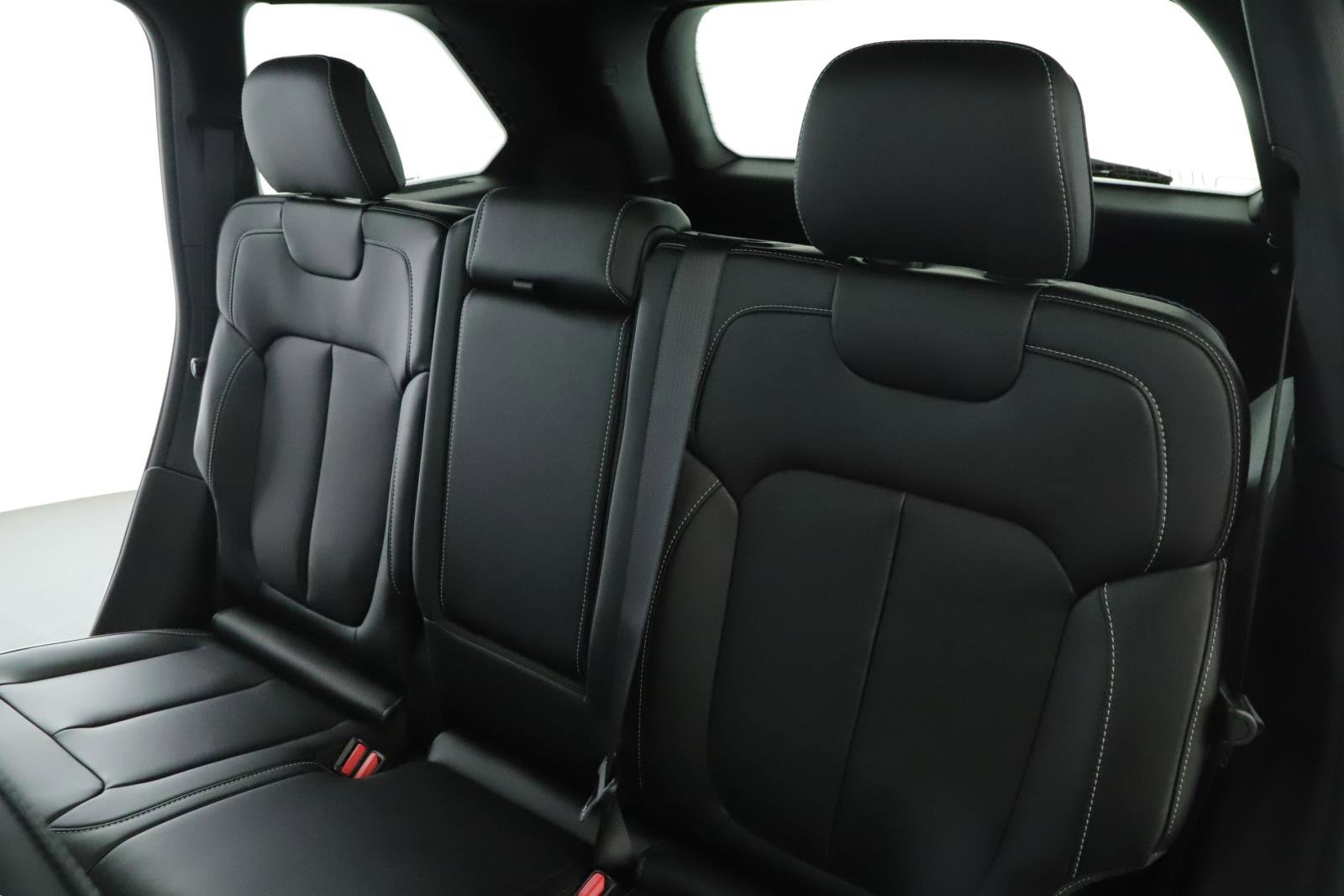 New 2026 Jeep Grand Cherokee Limited w/ Limited Altitude Package image 5