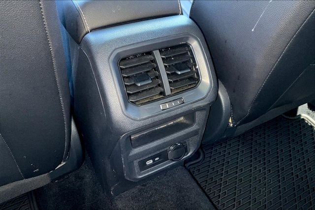 Used 2022 Volkswagen Tiguan SE R-Line image 25