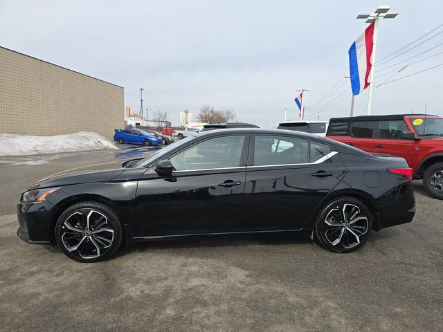 Used 2024 Nissan Altima 2.5 SR image 8