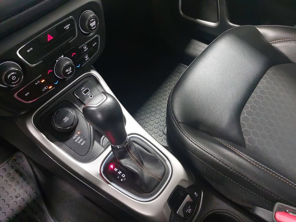 Used 2019 Jeep Compass Latitude w/ Cold Weather Group AWD/4WD image 25