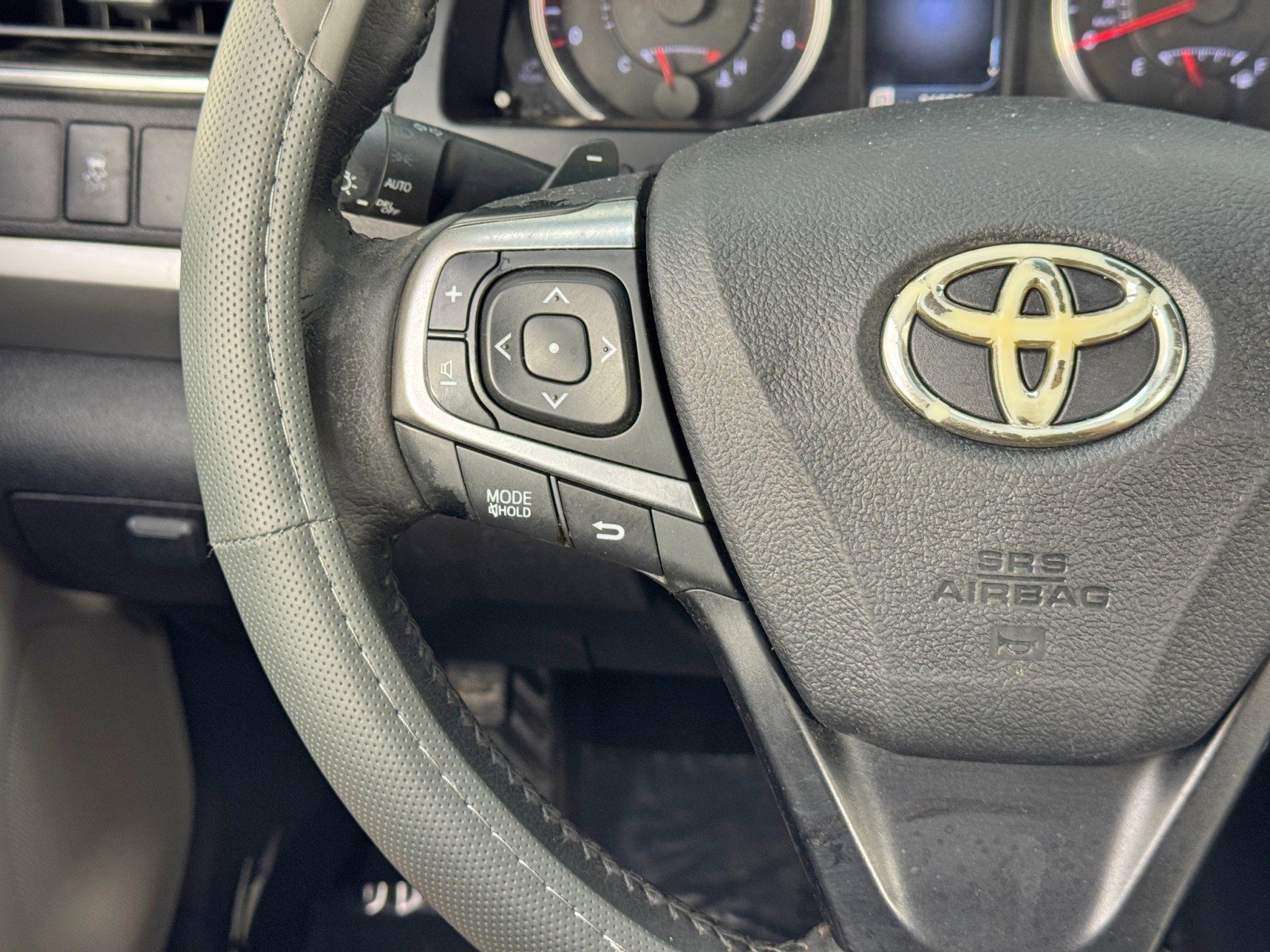 Used 2016 Toyota Camry SE image 18