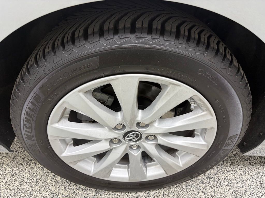 Used 2019 Toyota Camry LE FWD image 8