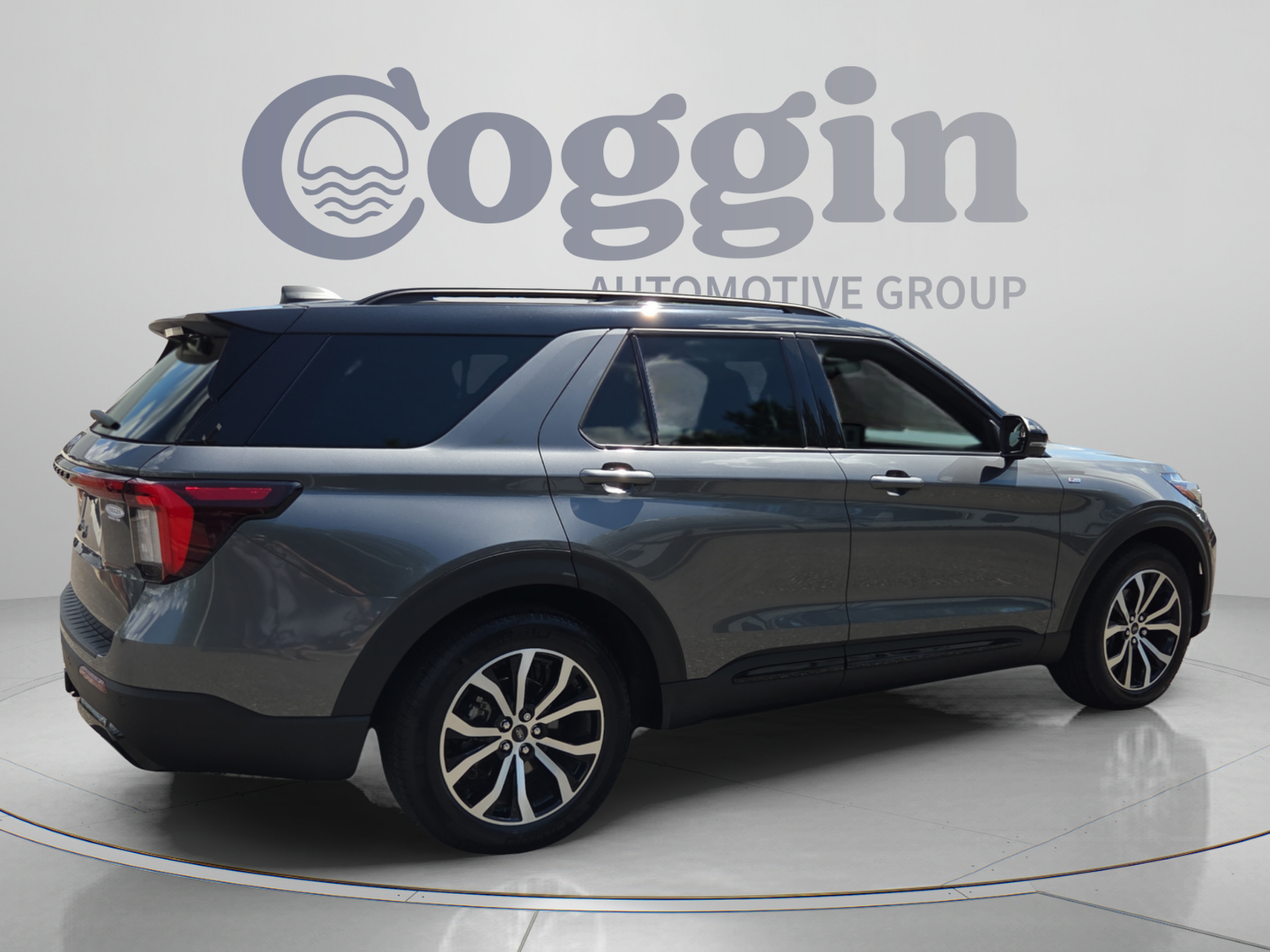 Used 2025 Ford Explorer ST-Line w/ Premium Package RWD image 5