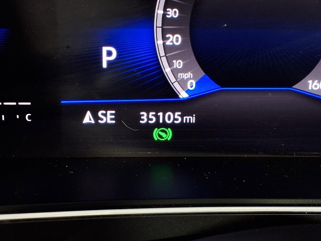 Used 2022 Volkswagen Tiguan SE w/ Panoramic Sunroof Package image 19