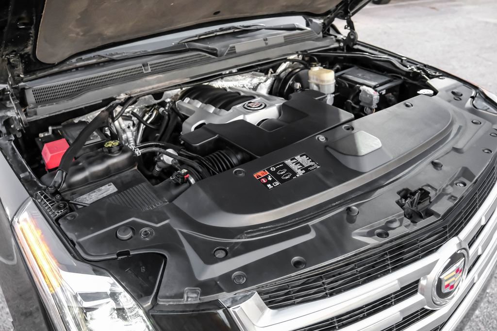 Used 2015 Cadillac Escalade Luxury image 55