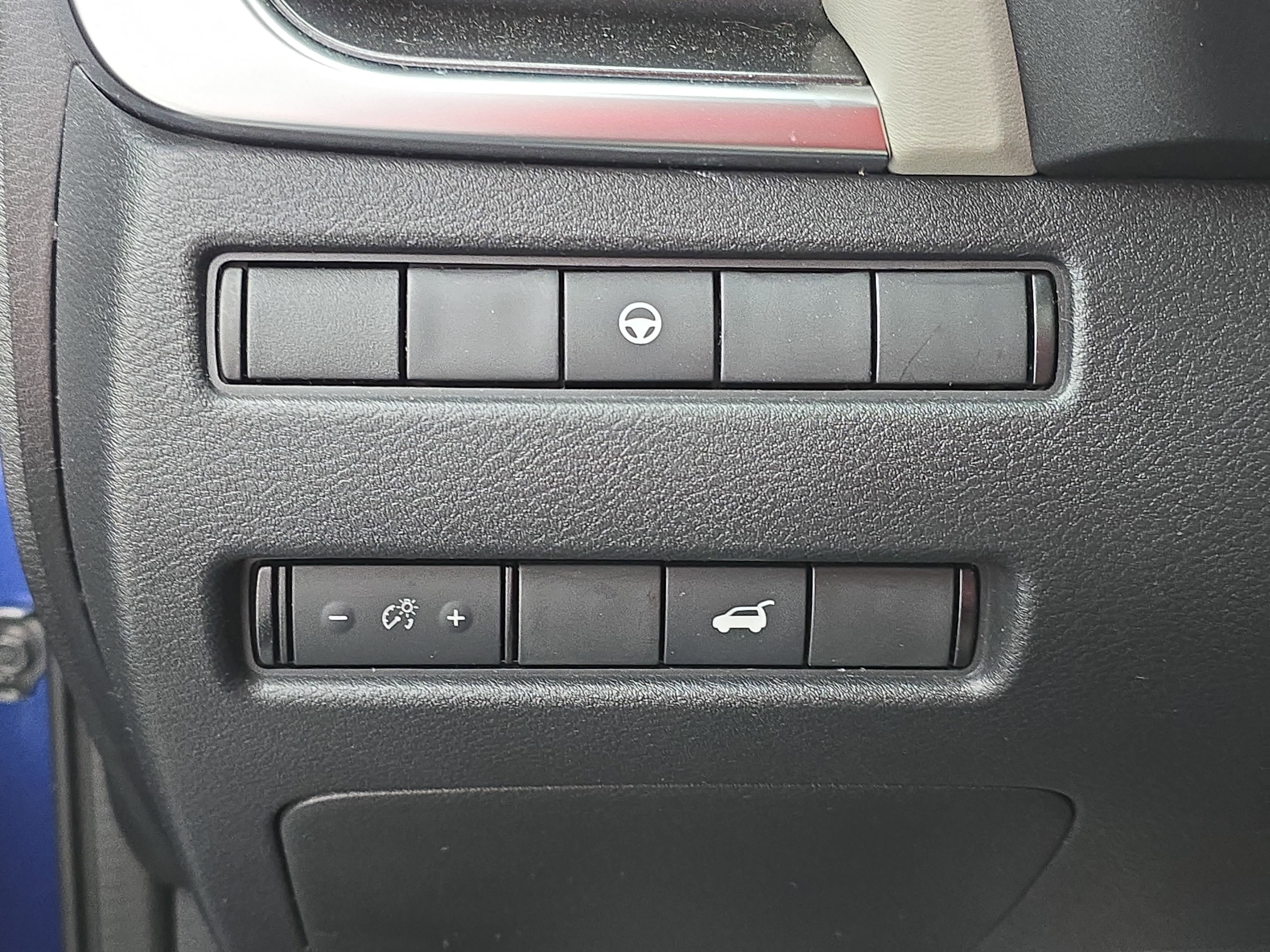 Certified 2021 Nissan Rogue SV w/ Premium Package FWD image 25