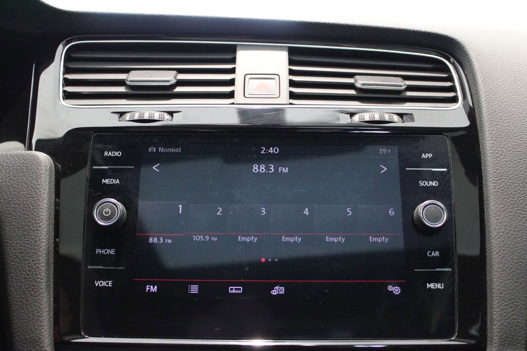 Used 2018 Volkswagen GTI SE image 13