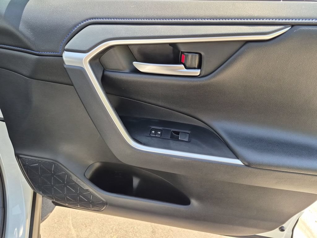 Used 2020 Toyota RAV4 XSE w/ Carpet Mat Package AWD/4WD image 18