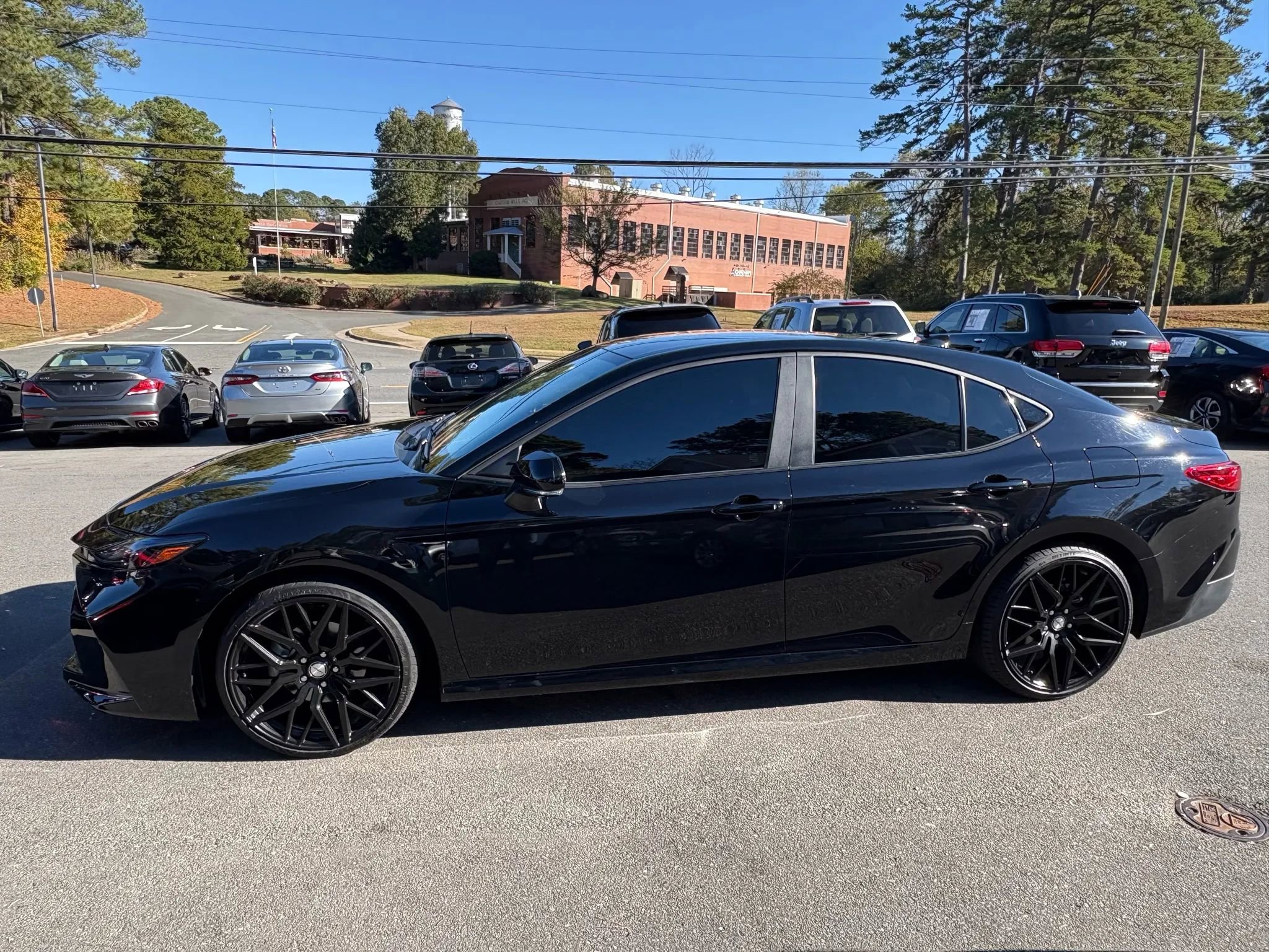 Used 2025 Toyota Camry LE image 2