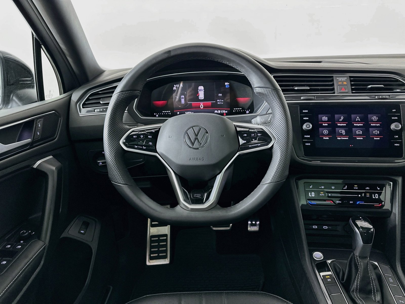 Used 2024 Volkswagen Tiguan SE R-Line AWD/4WD image 16