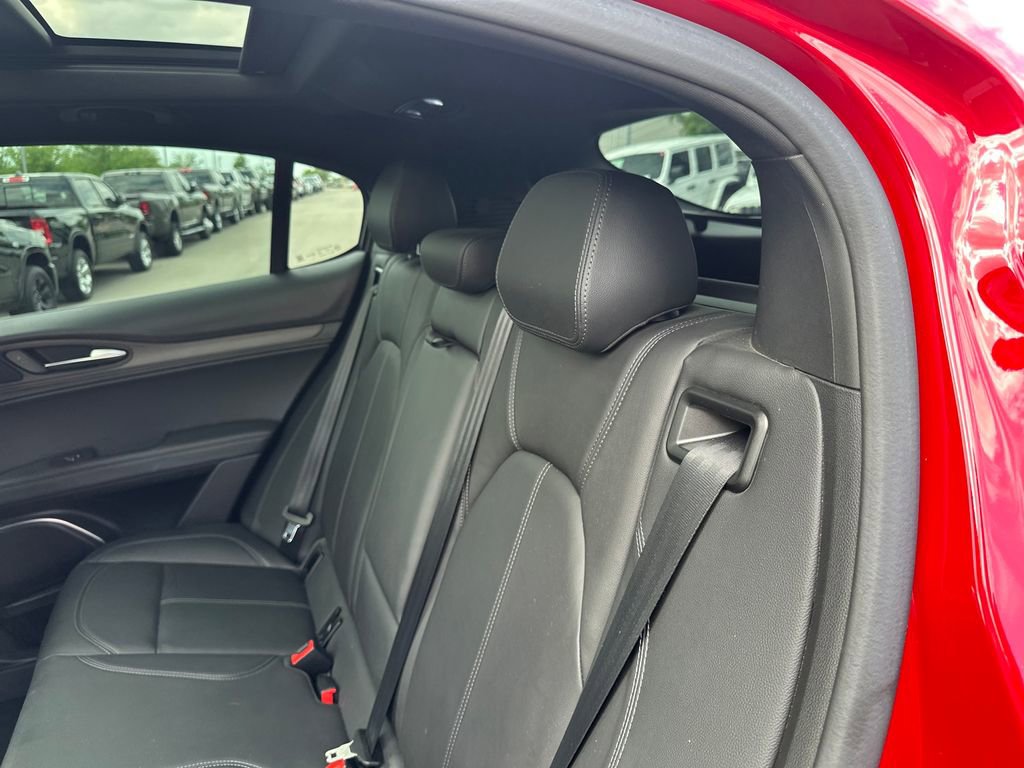 Used 2023 Alfa Romeo Stelvio Ti AWD/4WD image 19