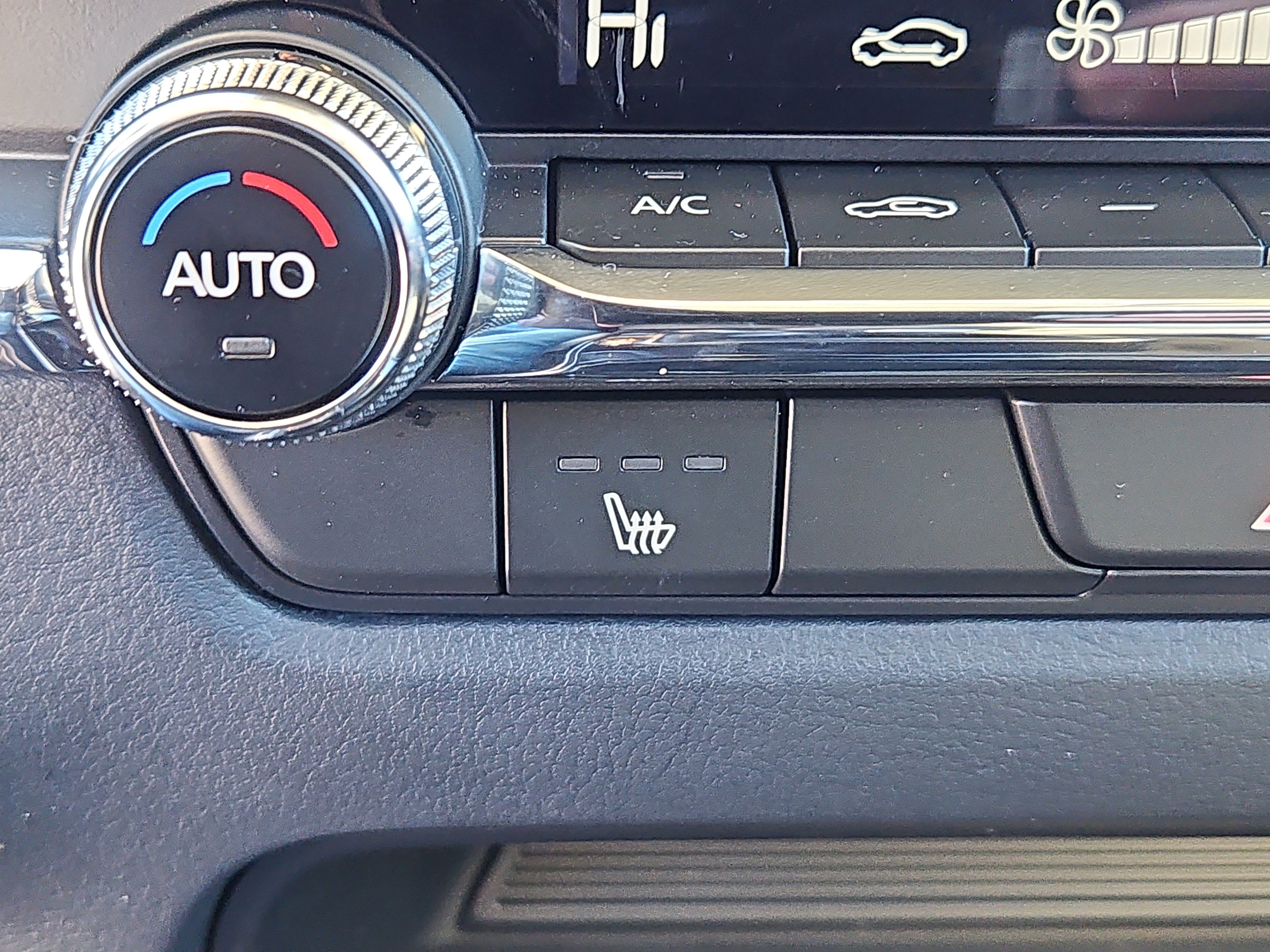 Certified 2025 MAZDA CX-30 AWD 2.5 S w/ Premium Package image 13