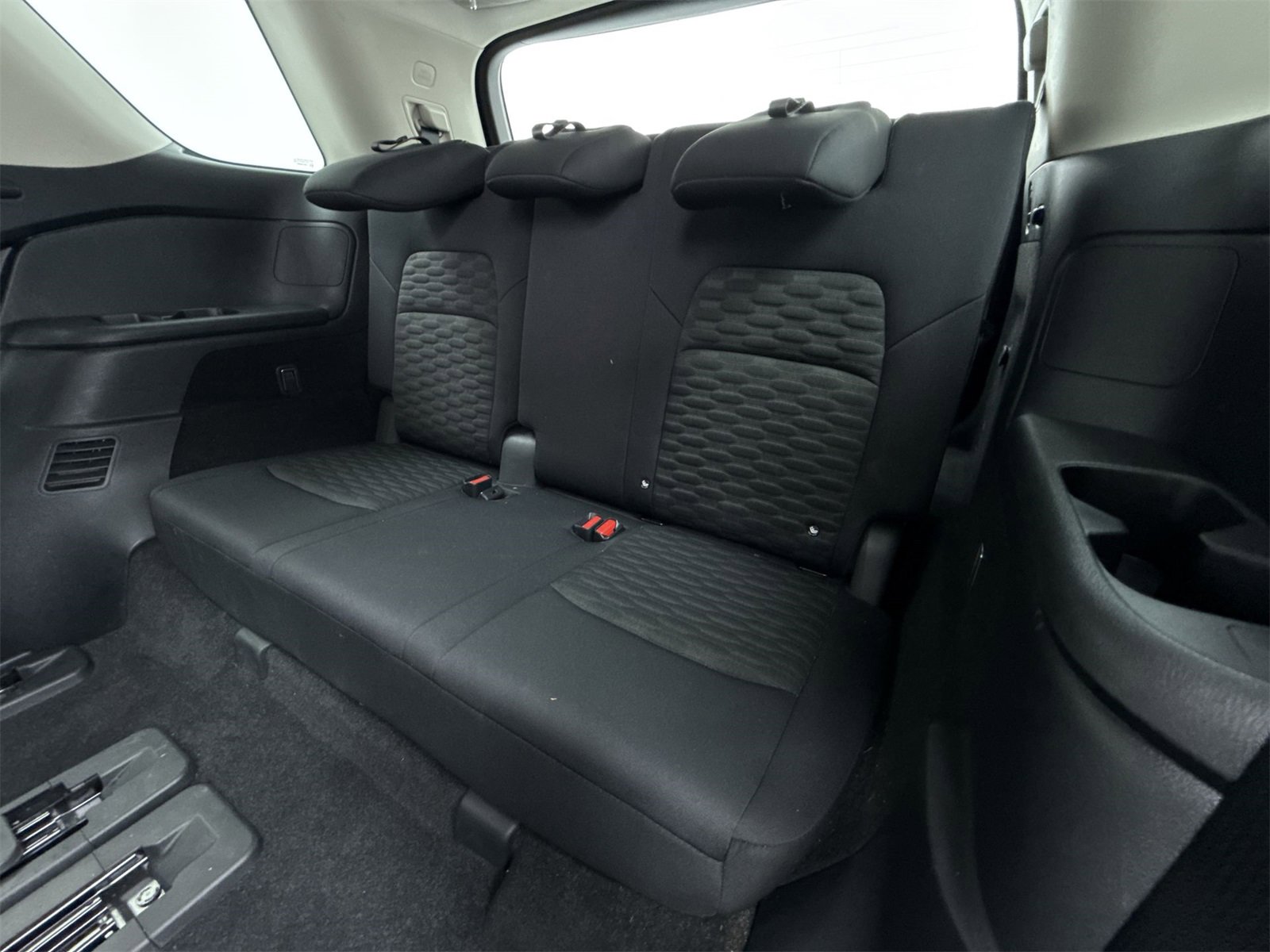 Used 2022 Nissan Pathfinder S image 42