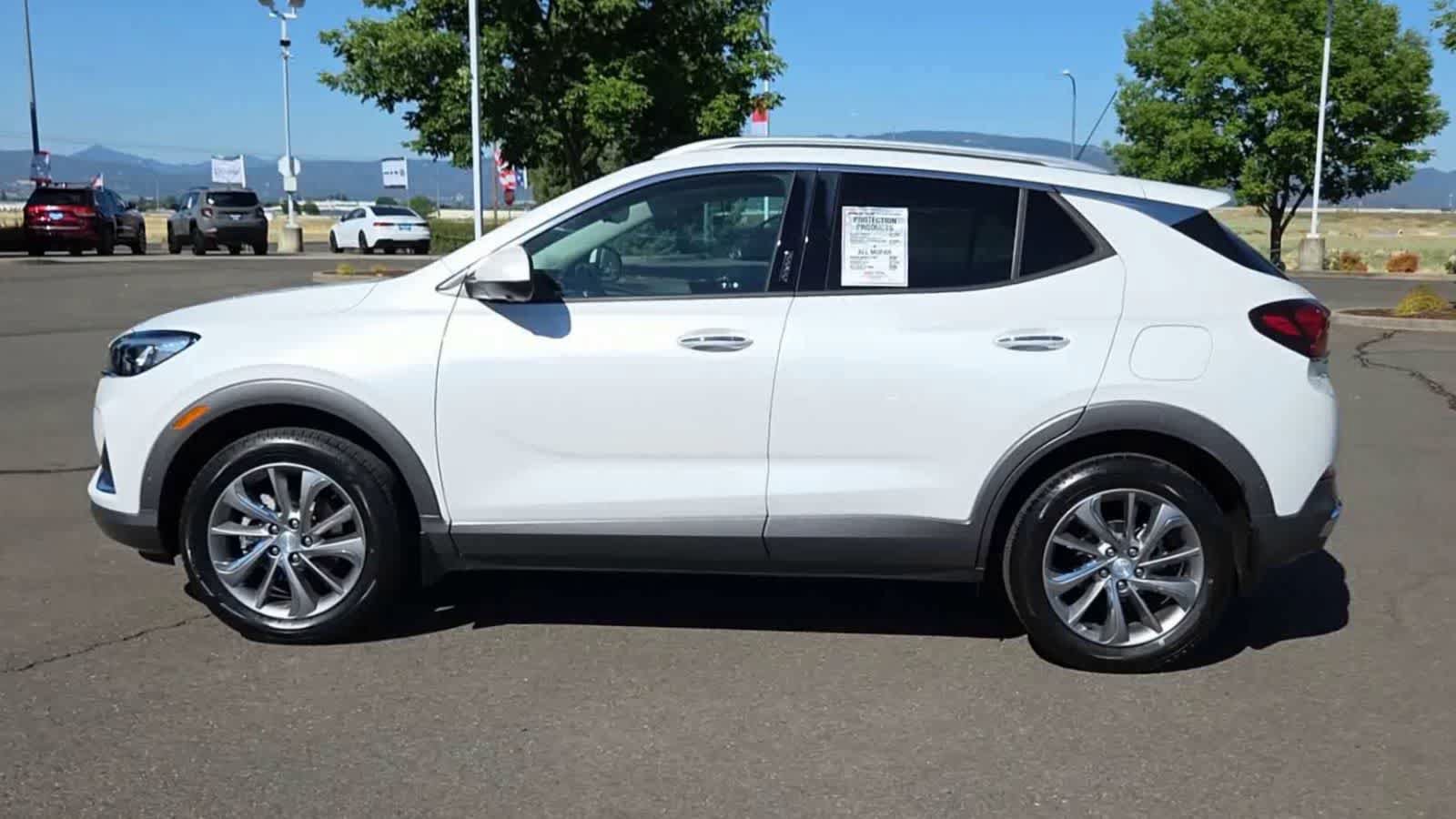 Used 2021 Buick Encore GX Essence w/ Advanced Technology Package AWD/4WD image 5