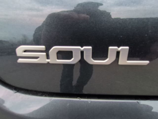 Used 2023 Kia Soul LX image 28