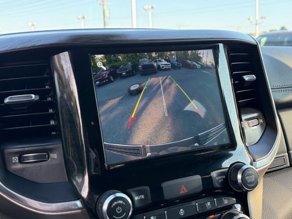 Used 2019 RAM 1500 Laramie AWD/4WD image 17