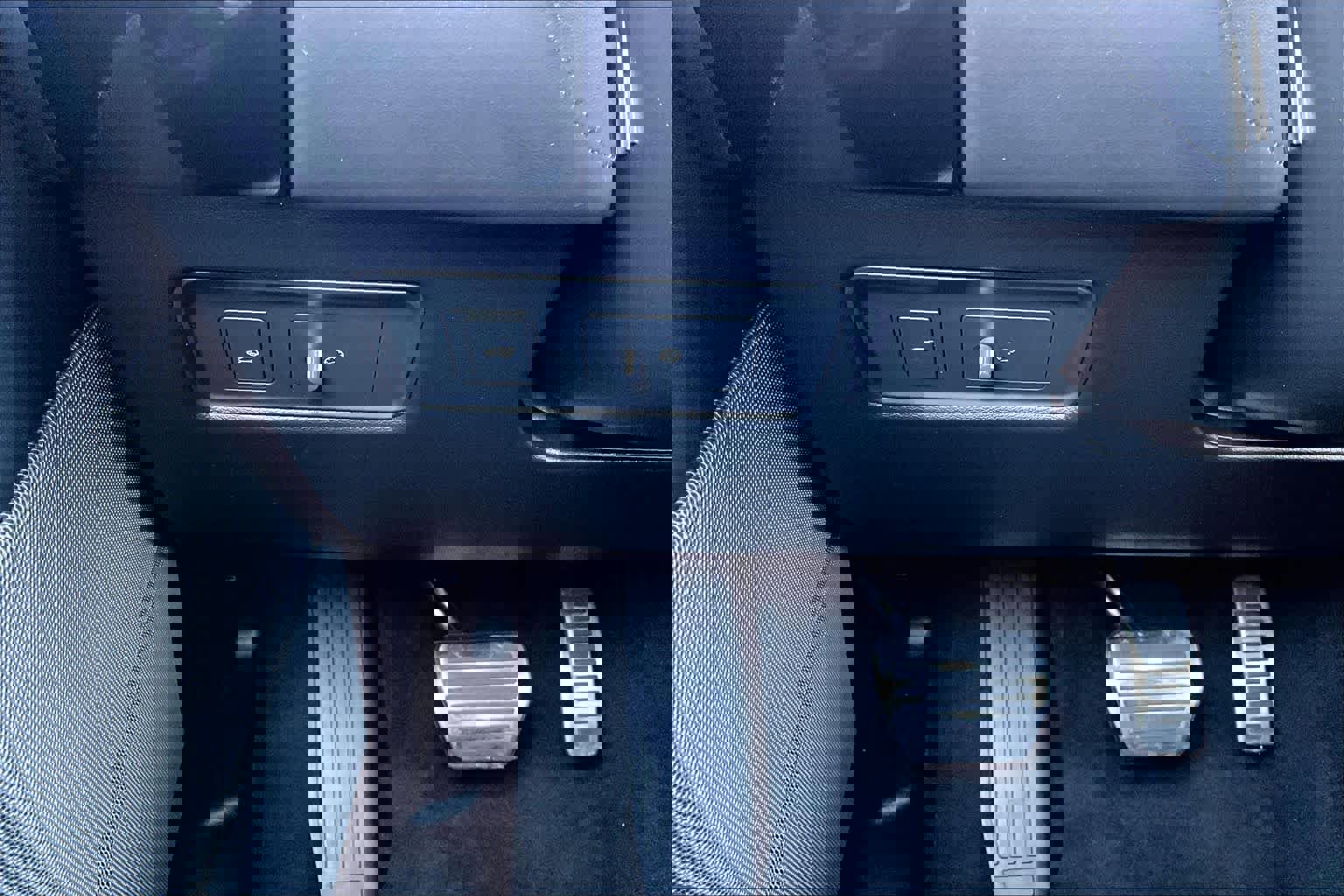 Used 2022 Land Rover Range Rover Sport HSE Silver Edition image 33