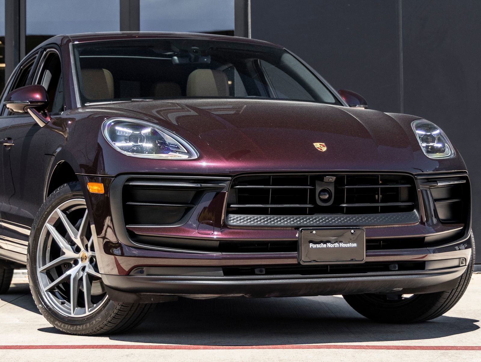 Certified 2023 Porsche Macan image 9