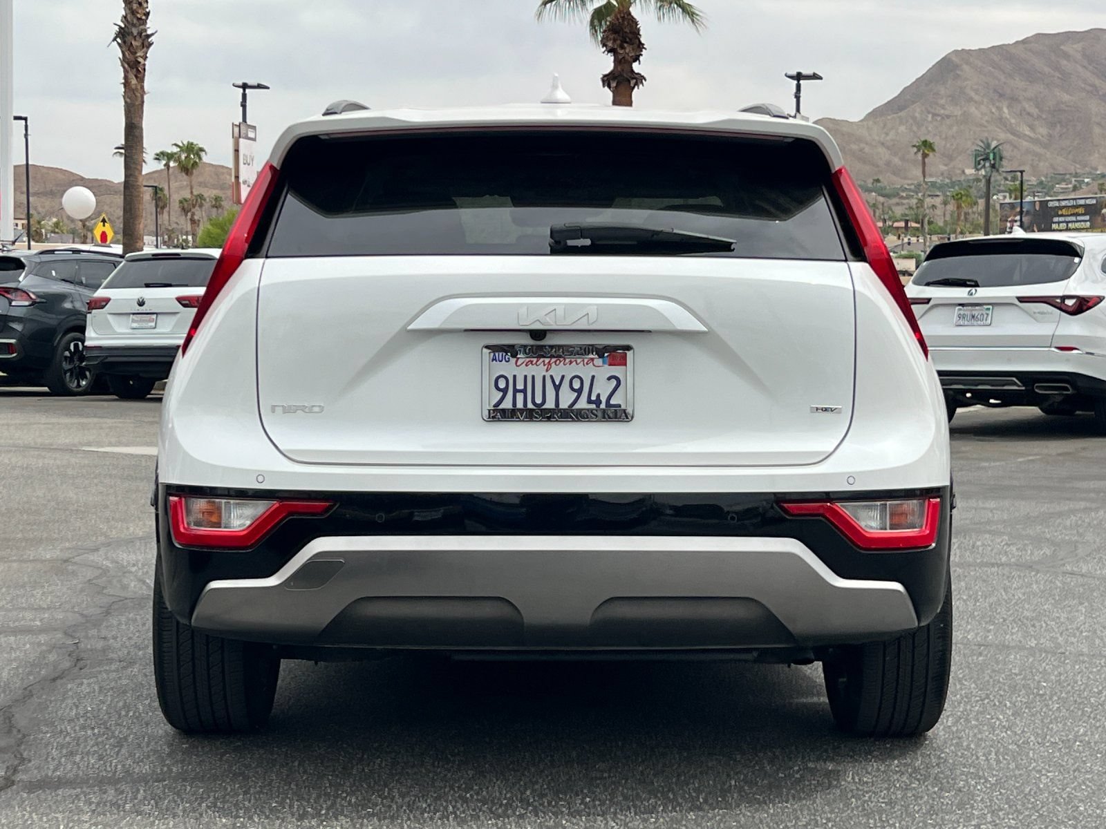 Used 2023 Kia Niro EX Touring FWD image 4