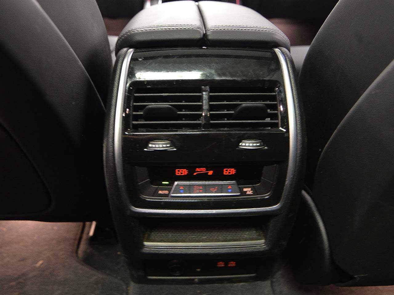 Used 2026 BMW X5 xDrive50e AWD/4WD image 10