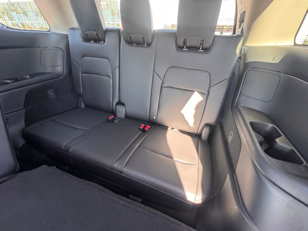 New 2025 Nissan Pathfinder SL image 13