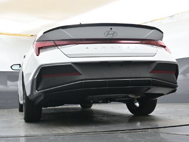 New 2026 Hyundai Elantra SEL Sport FWD image 32