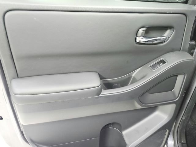 Used 2025 Nissan Frontier SV w/ SV Convenience Package RWD image 35