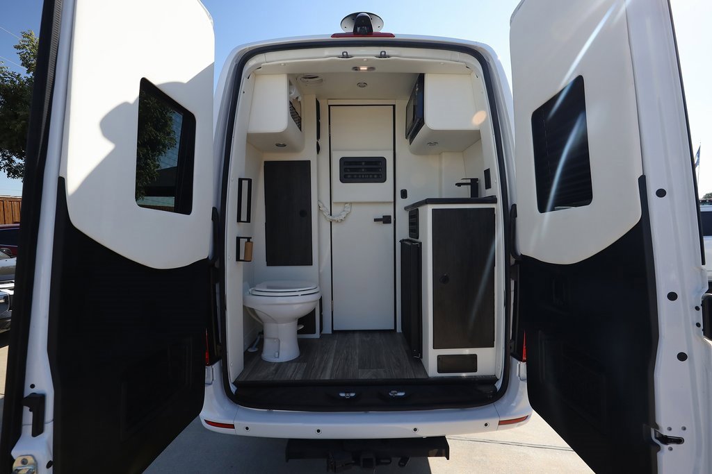 Used 2023 Mercedes-Benz Sprinter 3500 image 8