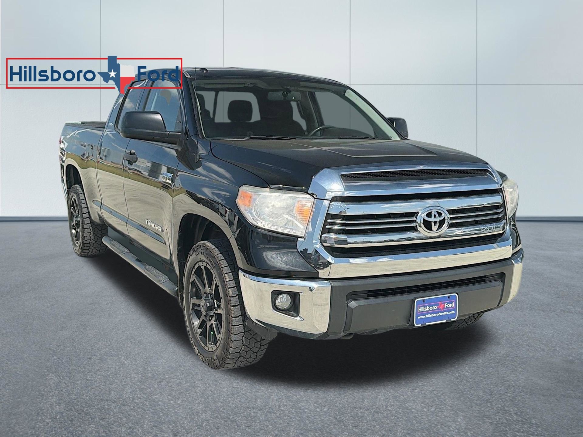 Used 2016 Toyota Tundra SR5 w/ TRD Off Road Package image 4