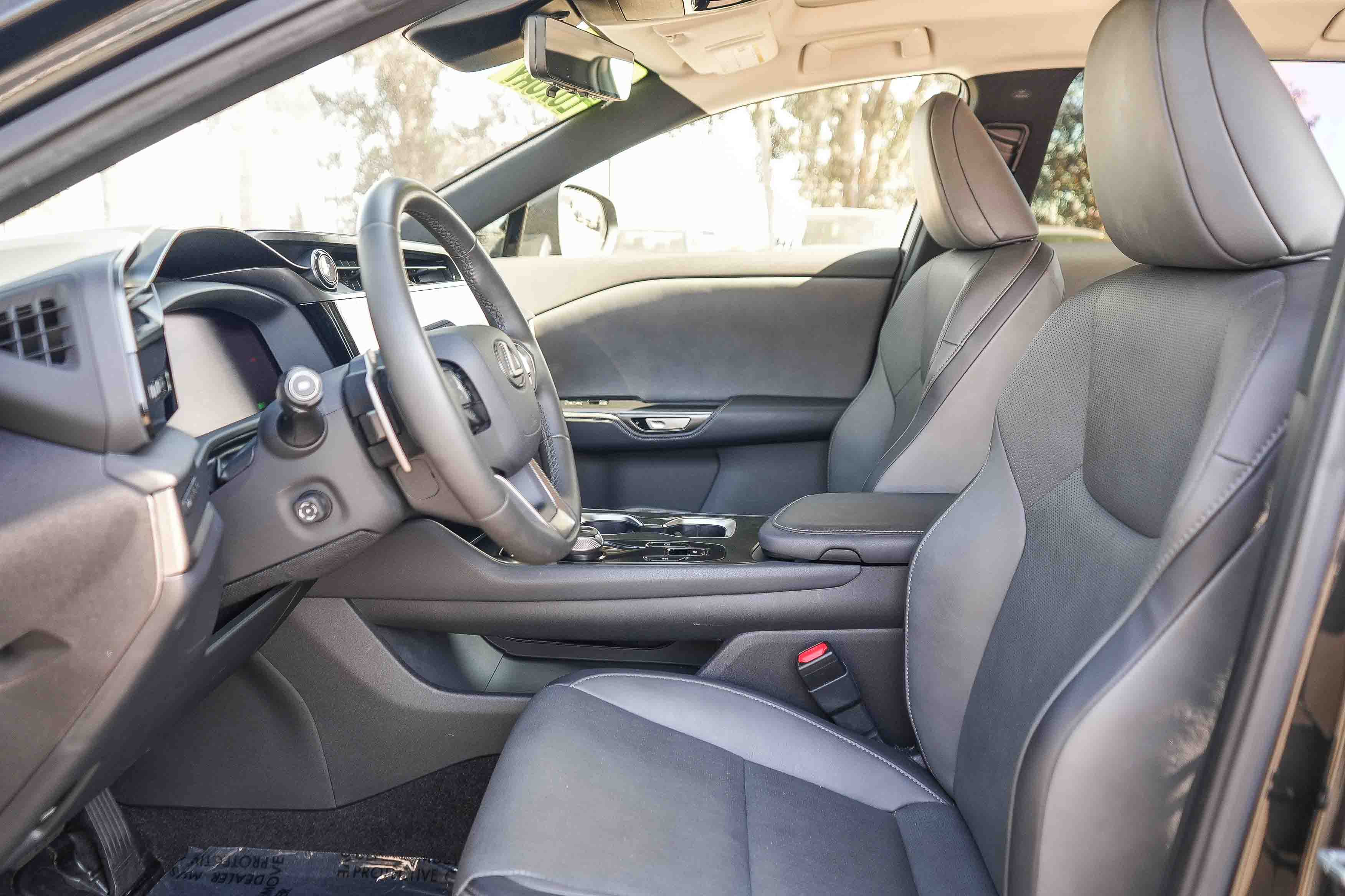Used 2024 Lexus RZ 300e Premium w/ Technology Package FWD image 17