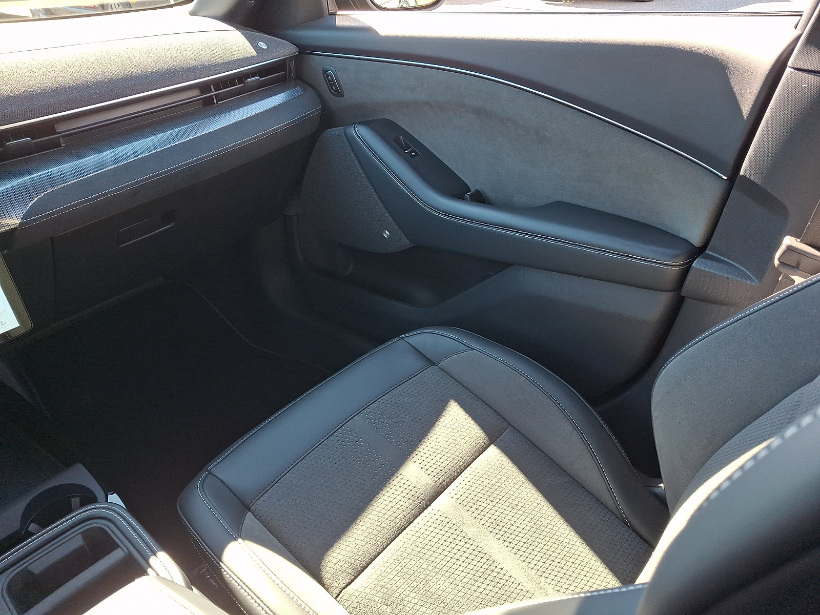 Certified 2025 Ford Mustang Mach-E GT AWD/4WD image 15