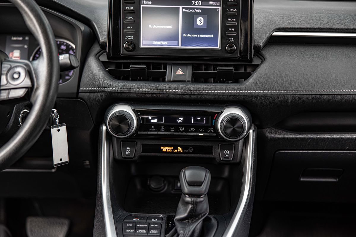 Used 2019 Toyota RAV4 LE w/ All Weather Liner Package AWD/4WD image 35