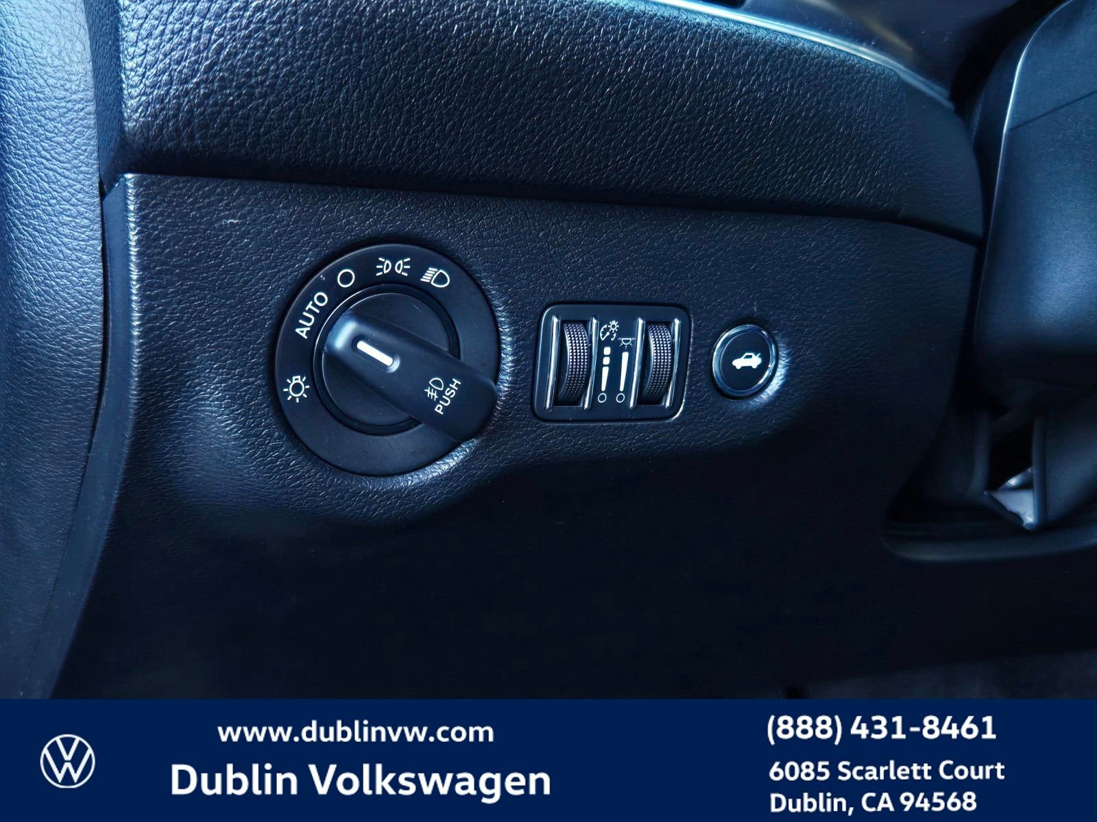 Used 2016 Dodge Challenger R/T image 14