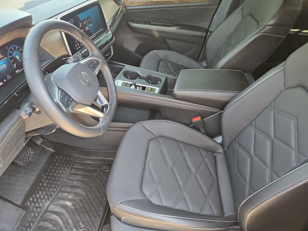 Used 2024 Volkswagen Atlas SE AWD/4WD image 18