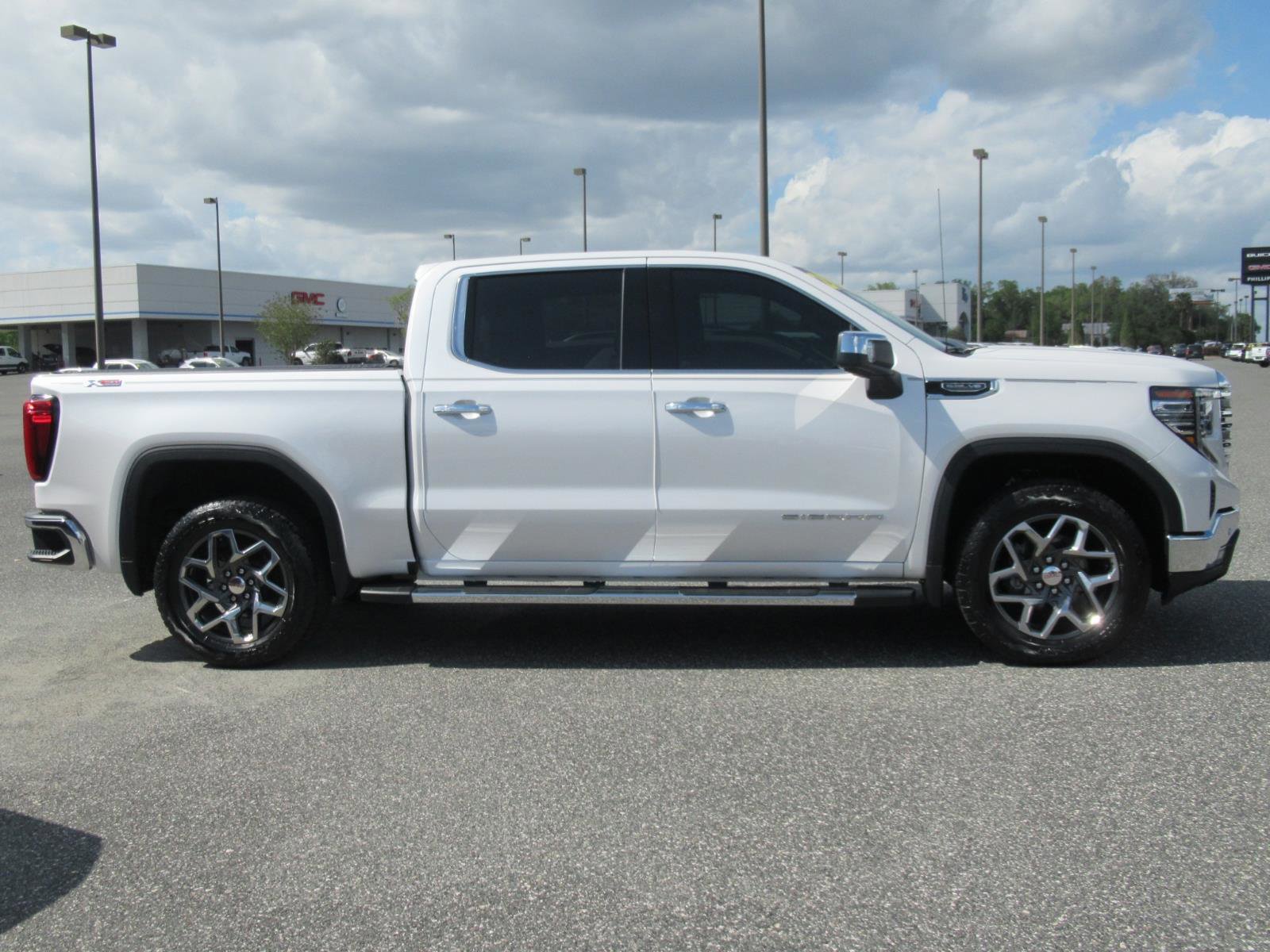 Used 2024 GMC Sierra 1500 SLT w/ SLT Premium Plus Package AWD/4WD image 2