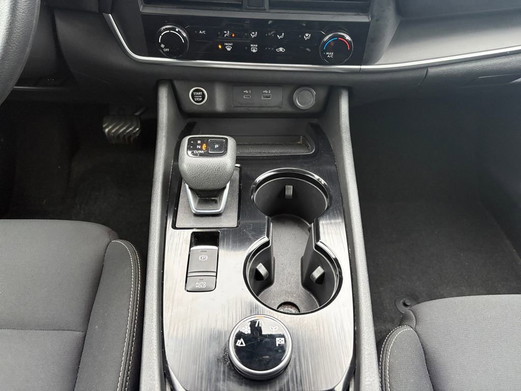 Used 2023 Nissan Rogue S image 19