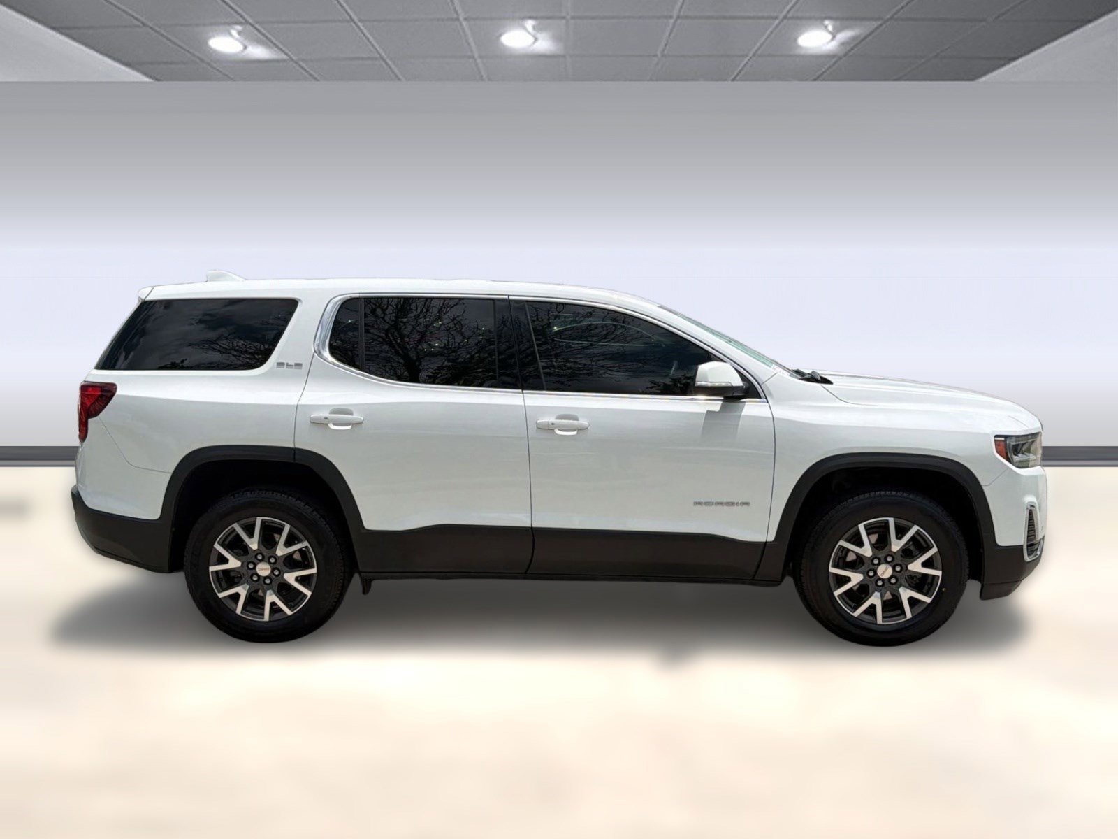 Used 2023 GMC Acadia SLE FWD image 8