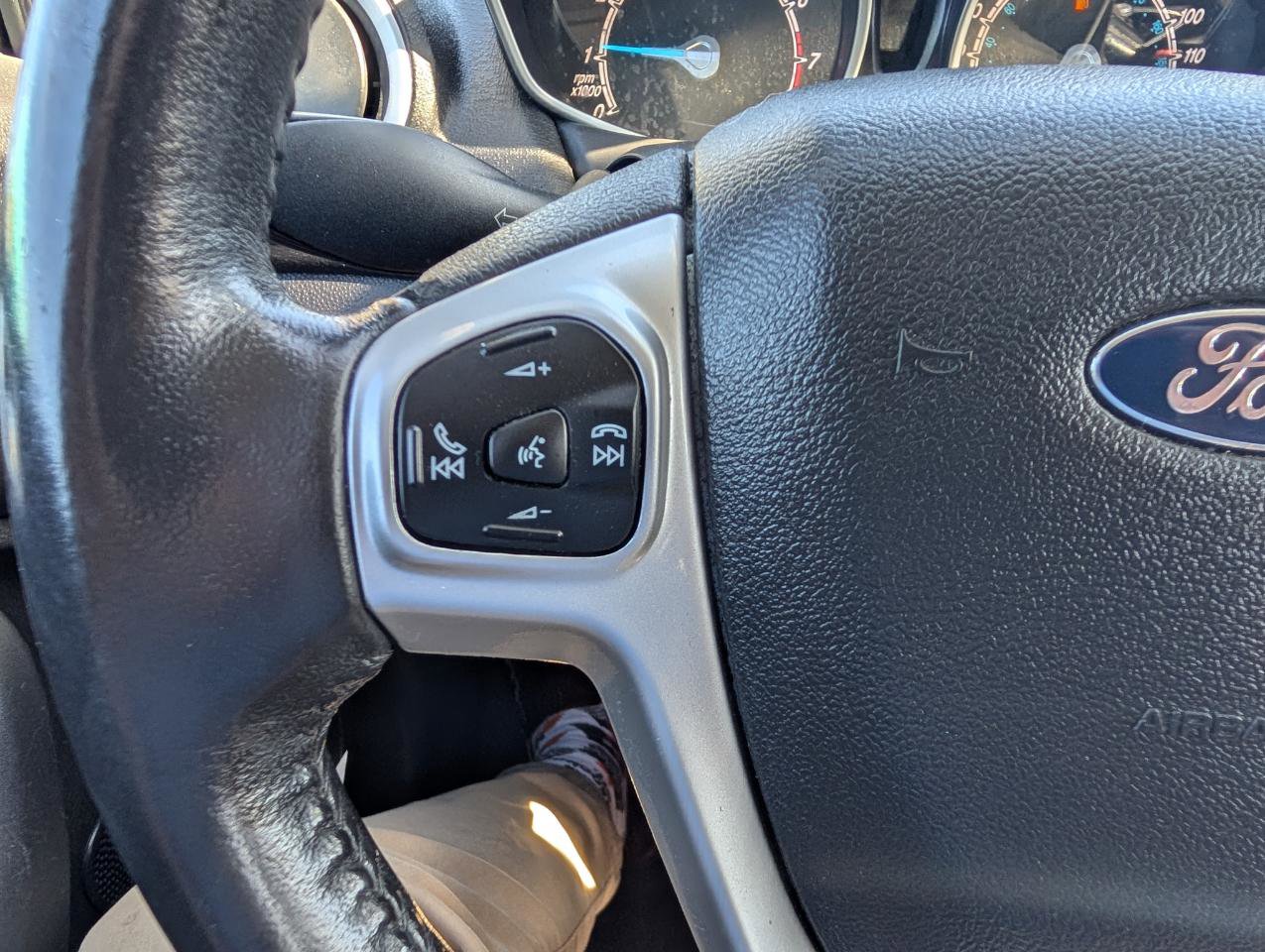 Used 2015 Ford Fiesta SE FWD image 18