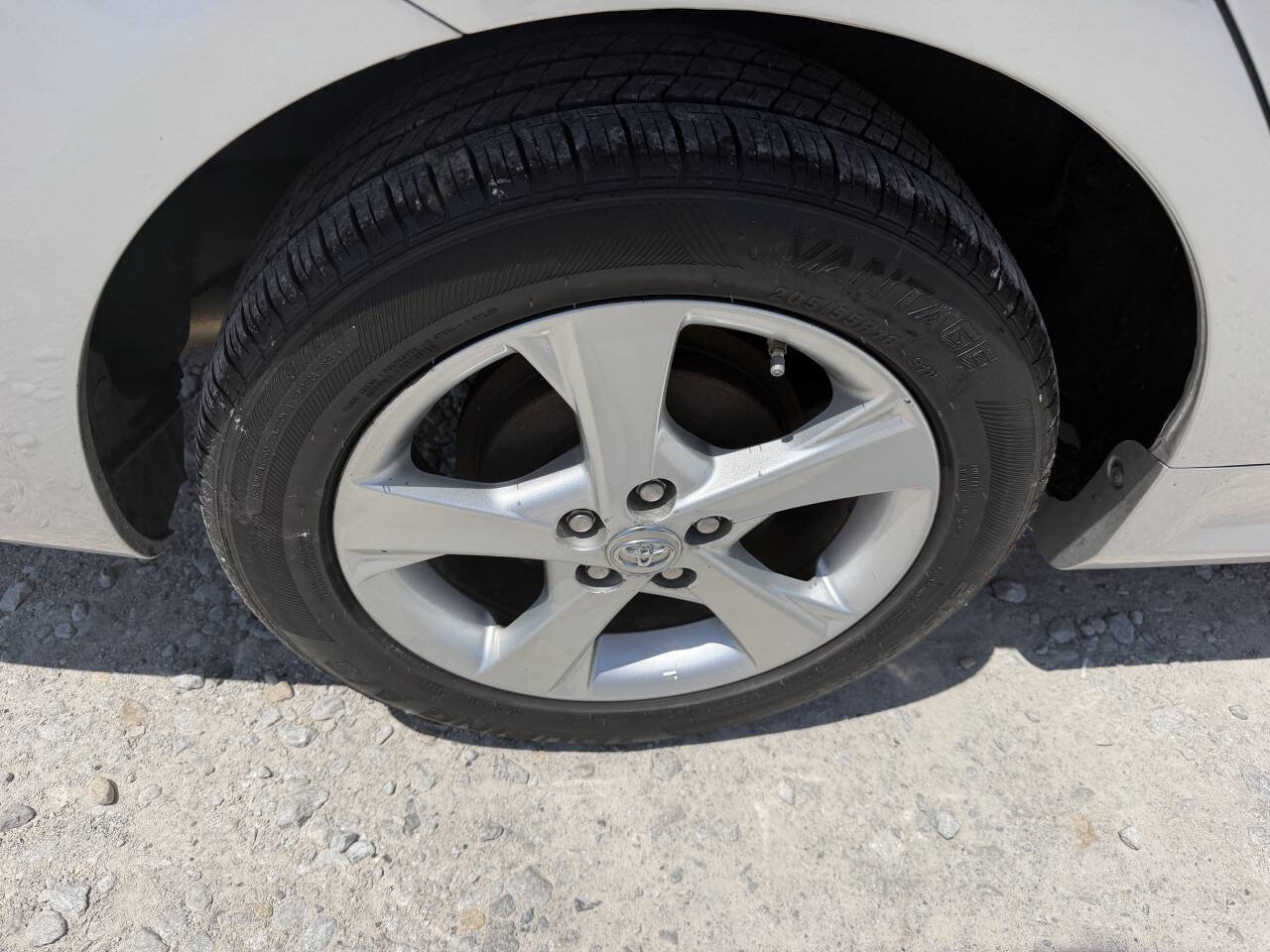 Used 2013 Toyota Corolla LE w/ Premium Pkg FWD image 11