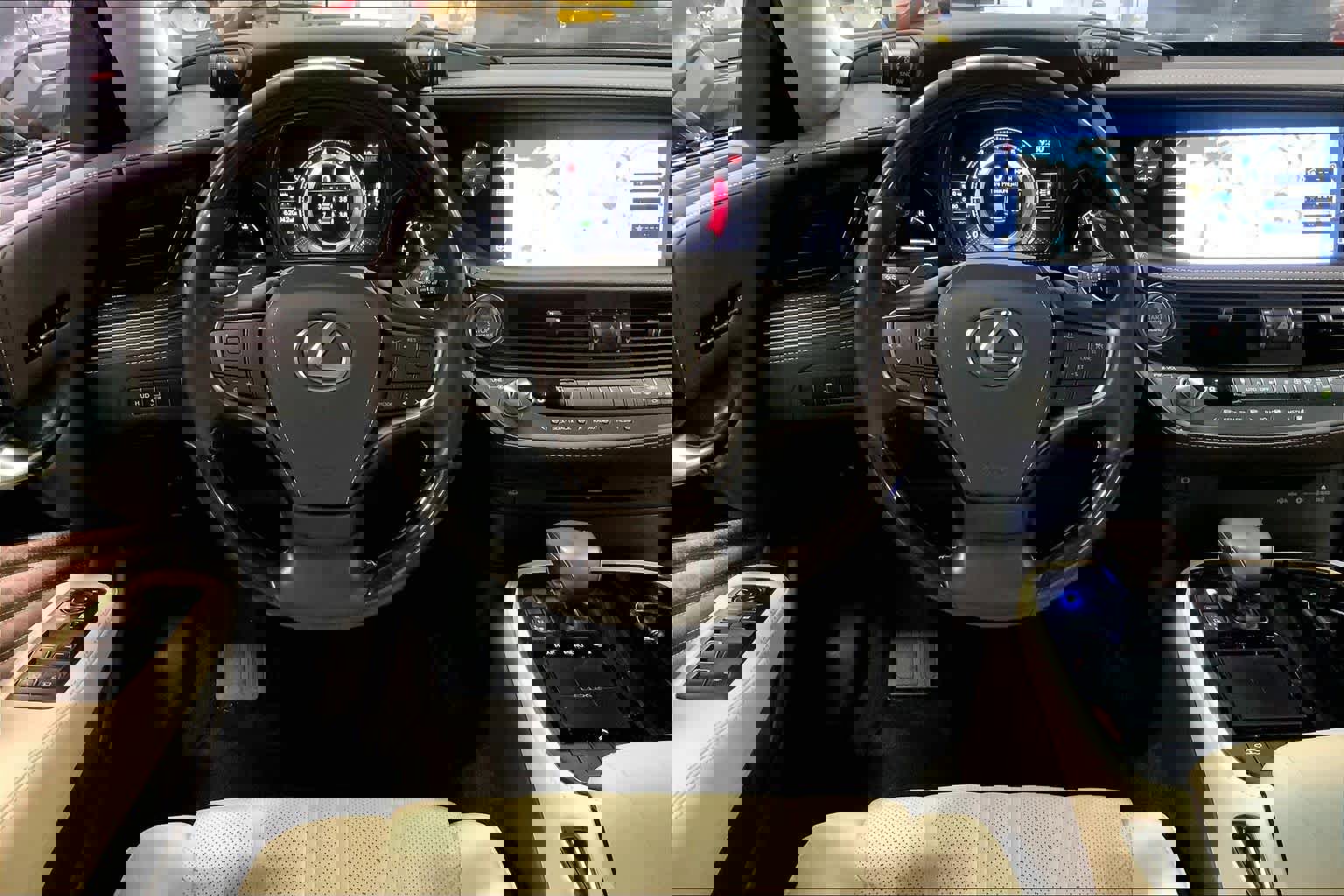 Used 2018 Lexus LS 500 AWD image 5