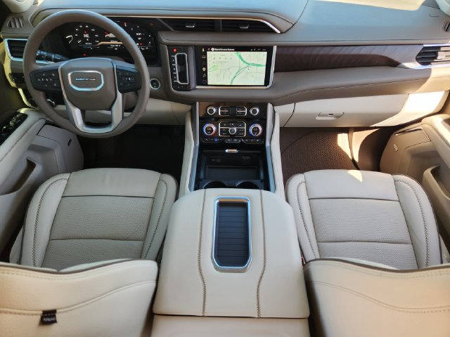 Used 2023 GMC Yukon XL Denali AWD/4WD image 26