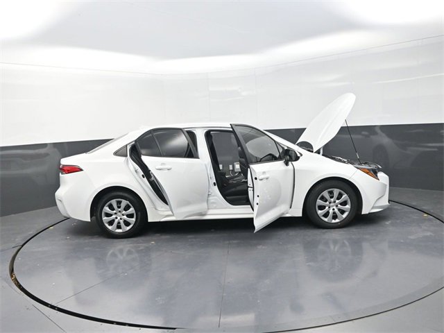 Used 2023 Toyota Corolla LE image 42