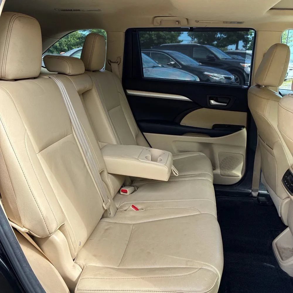Used 2015 Toyota Highlander XLE AWD/4WD image 25